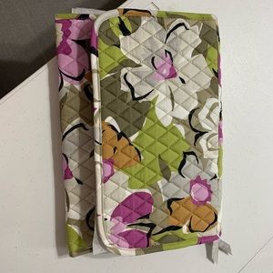 Vera Bradley keep it up organizer